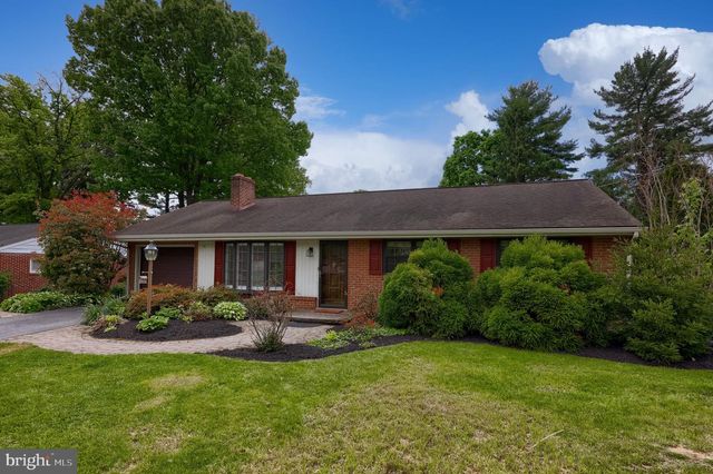 1544 VISTA RD, Lancaster, PA 17601