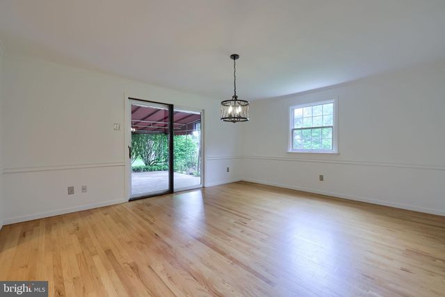 1544 VISTA RD, Lancaster, PA 17601