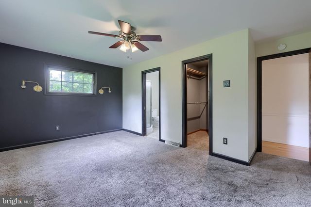 1544 VISTA RD, Lancaster, PA 17601