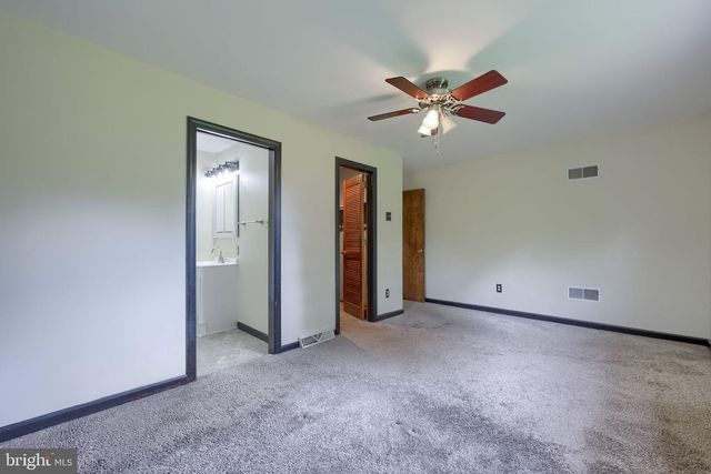 1544 VISTA RD, Lancaster, PA 17601