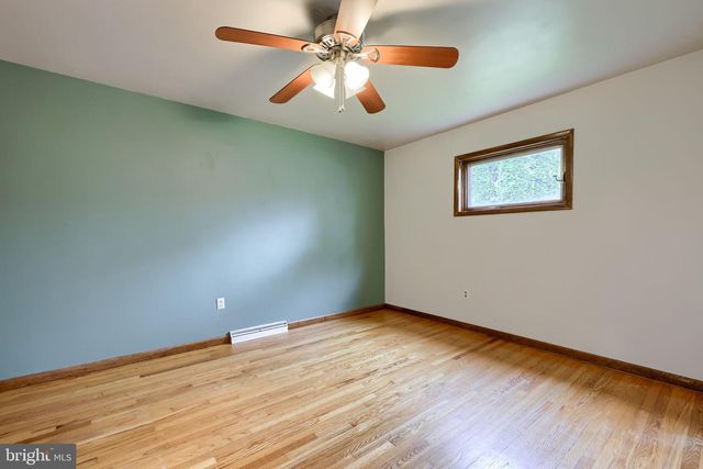 1544 VISTA RD, Lancaster, PA 17601