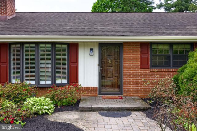 1544 VISTA RD, Lancaster, PA 17601