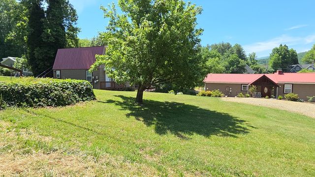 1693 Chatuge Shores, Hiawassee, GA 30546