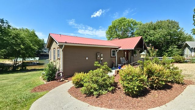1693 Chatuge Shores, Hiawassee, GA 30546
