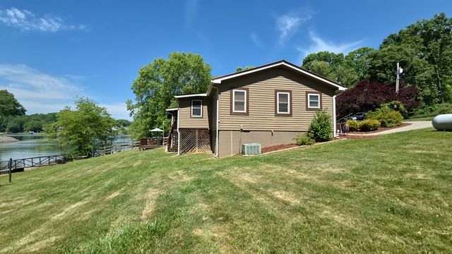 1693 Chatuge Shores, Hiawassee, GA 30546