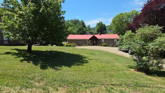 1693 Chatuge Shores, Hiawassee, GA 30546