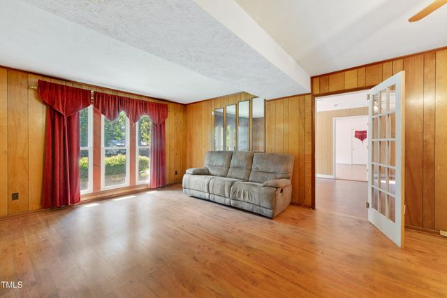 630 Edgehill Road, Fayetteville, NC 28314