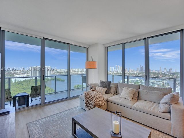 16385 Biscayne Blvd 2107, North Miami Beach, FL 33160