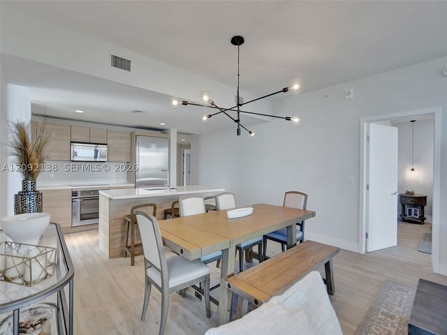 16385 Biscayne Blvd 2107, North Miami Beach, FL 33160