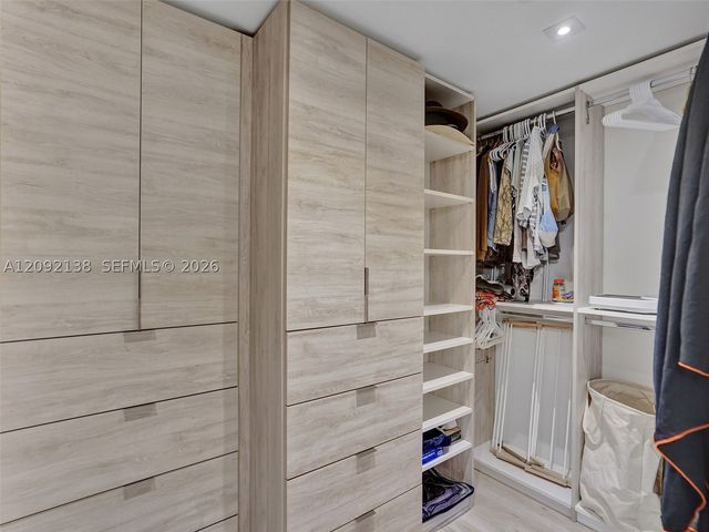16385 Biscayne Blvd 2107, North Miami Beach, FL 33160