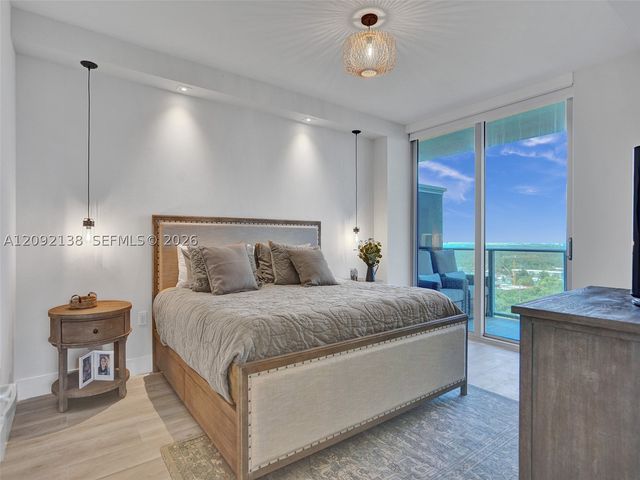 16385 Biscayne Blvd 2107, North Miami Beach, FL 33160
