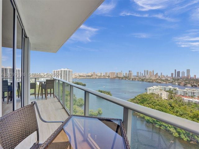 16385 Biscayne Blvd 2107, North Miami Beach, FL 33160