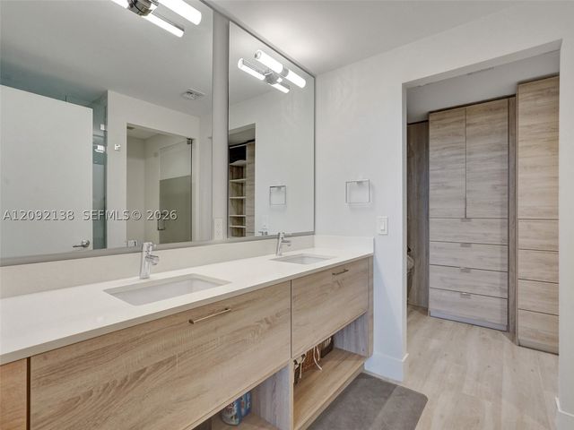 16385 Biscayne Blvd 2107, North Miami Beach, FL 33160