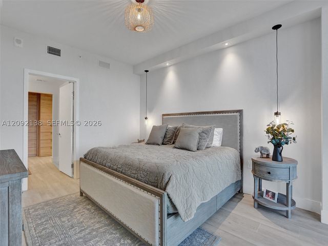 16385 Biscayne Blvd 2107, North Miami Beach, FL 33160