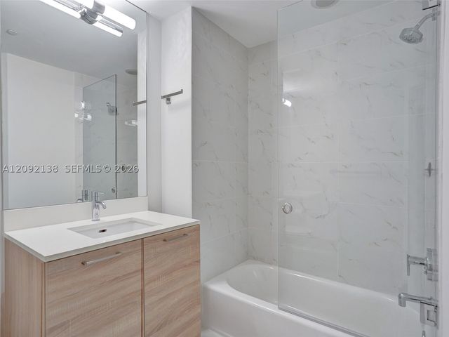 16385 Biscayne Blvd 2107, North Miami Beach, FL 33160