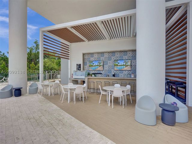16385 Biscayne Blvd 2107, North Miami Beach, FL 33160