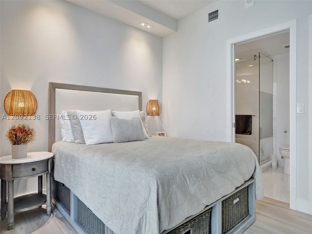 16385 Biscayne Blvd 2107, North Miami Beach, FL 33160