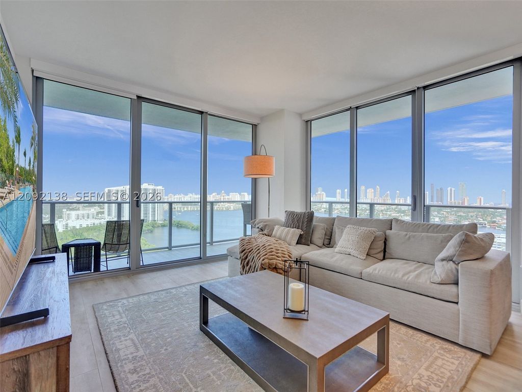 16385 Biscayne Blvd 2107, North Miami Beach, FL 33160