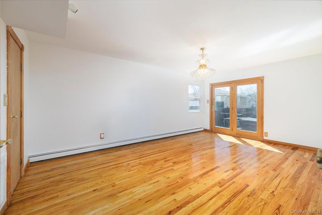 34 Vandewater Avenue, Floral Park, NY 11001