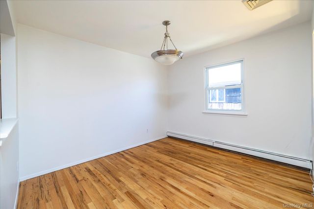 34 Vandewater Avenue, Floral Park, NY 11001