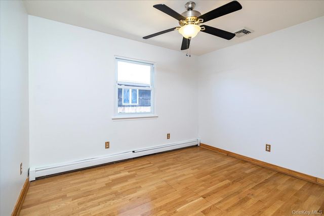 34 Vandewater Avenue, Floral Park, NY 11001