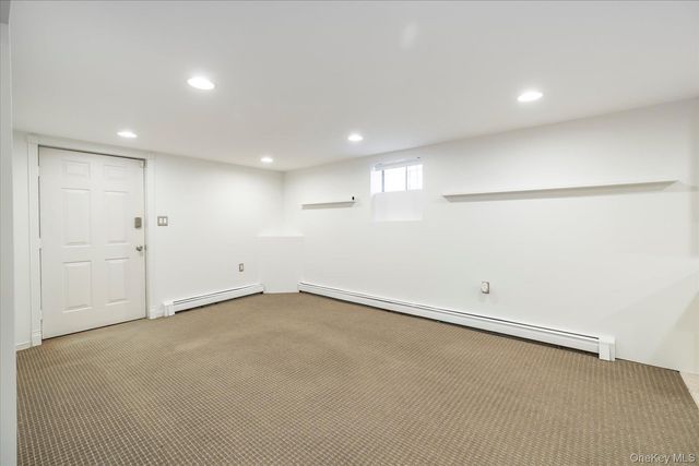 34 Vandewater Avenue, Floral Park, NY 11001