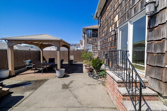 34 Vandewater Avenue, Floral Park, NY 11001