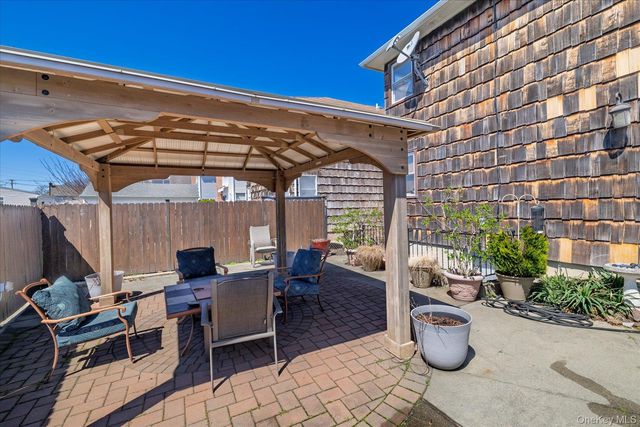 34 Vandewater Avenue, Floral Park, NY 11001