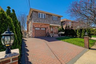 34 Vandewater Avenue, Floral Park, NY 11001