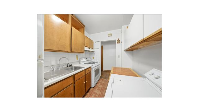 1200 Woodycrest Ave Apt 1C, New York City, NY 10452