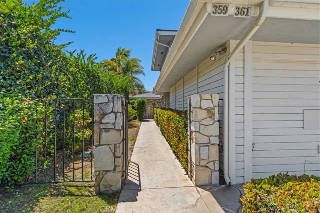 359-361 Roswell, Long Beach, CA 90814