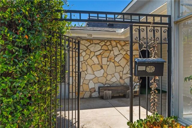 359-361 Roswell, Long Beach, CA 90814