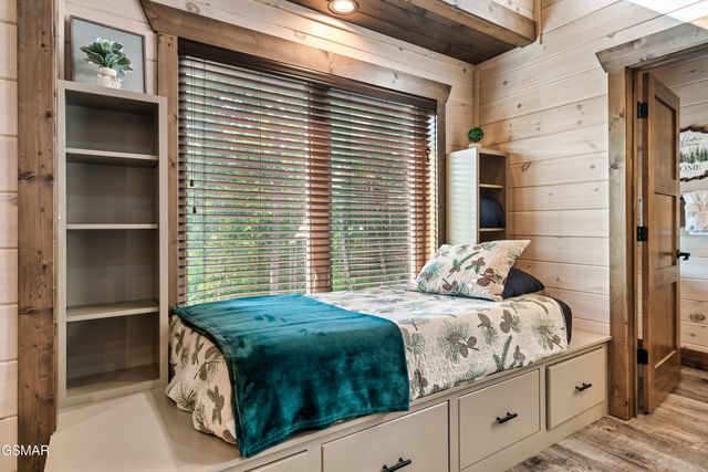 3504 Sandridge Way, Pigeon Forge, TN 37863