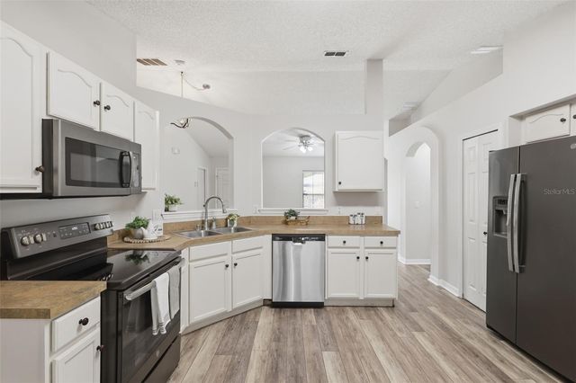 415 DEANNA CIRCLE, Deland, FL 32724