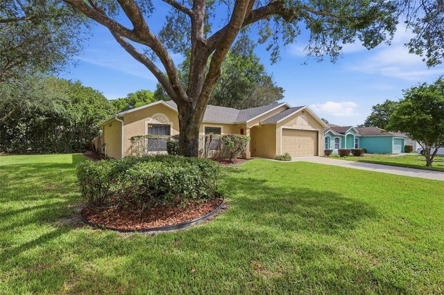 415 DEANNA CIRCLE, Deland, FL 32724