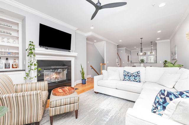 239 N Dotger Avenue N F-7, Charlotte, NC 28207