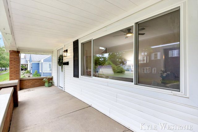 930 Powers Avenue NW, Grand Rapids, MI 49504