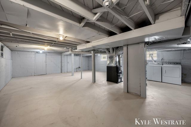 930 Powers Avenue NW, Grand Rapids, MI 49504
