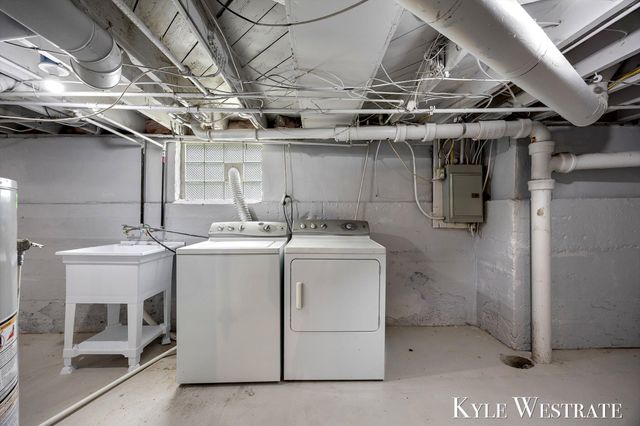 930 Powers Avenue NW, Grand Rapids, MI 49504