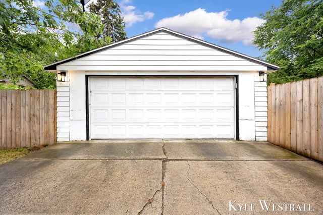 930 Powers Avenue NW, Grand Rapids, MI 49504