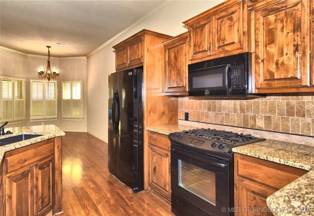 13503 S Oak Court, Glenpool, OK 74033