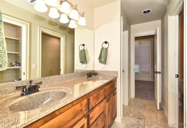 13503 S Oak Court, Glenpool, OK 74033