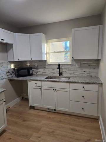 8118 E Hildale Street, Detroit, MI 48234