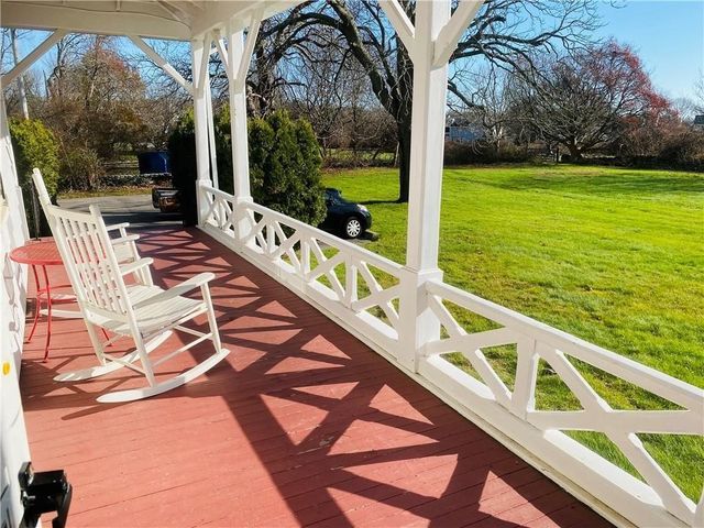 313 Berkeley Avenue 3, Middletown, RI 02842