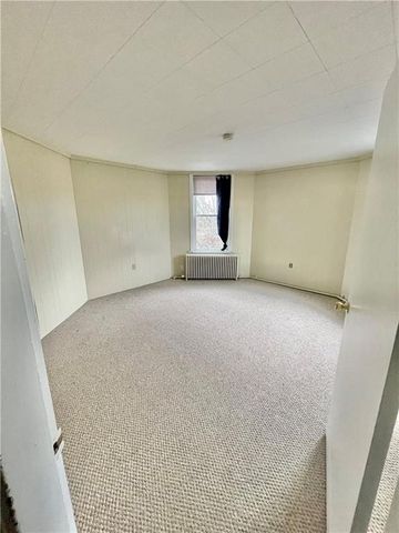 313 Berkeley Avenue 3, Middletown, RI 02842