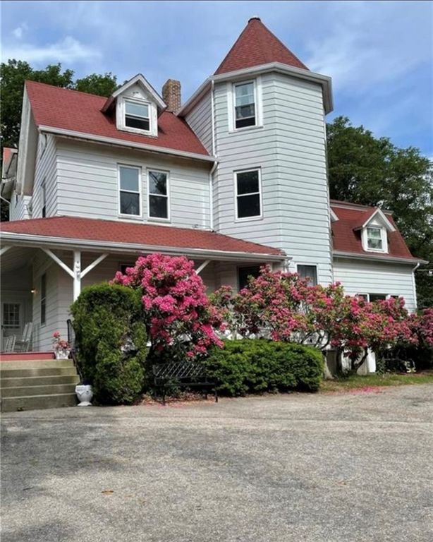 313 Berkeley Avenue 3, Middletown, RI 02842