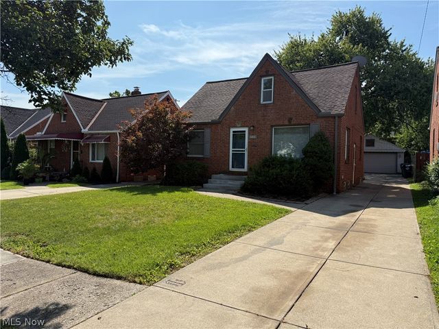 3419 Grovewood Avenue, Parma, OH 44134