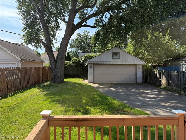 3419 Grovewood Avenue, Parma, OH 44134