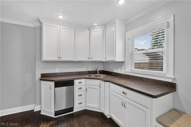 3419 Grovewood Avenue, Parma, OH 44134