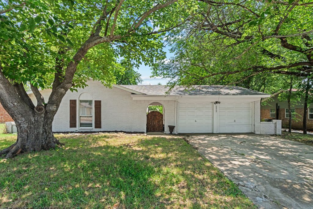 5812 Haney Drive, Watauga, TX 76148
